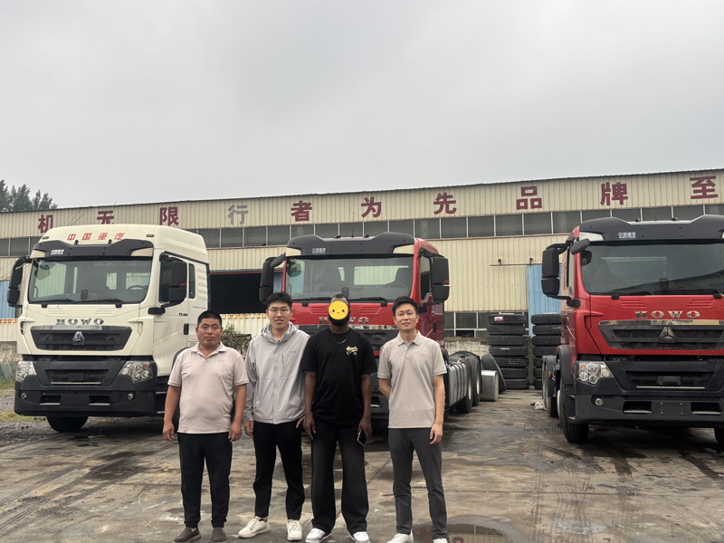 Vuorten ja merien voittaminen etsimään yhteistyötä! Mosambikilaiset asiakkaat vierailevat Luyin tehtaalla tarkastusta ja vaihtoa varten