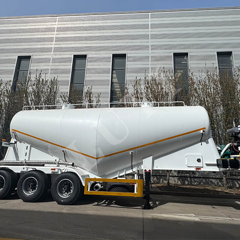 Kiinan ja Senegalin logistiikkayhteistyötä vahvistava Luyi 3-akseliset öljysäiliöpuoliperävaunut toimitettiin Senegaliin