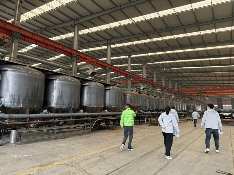 Etiopian delegaatio tarkastaa 30 000 litran öljysäiliöpuoliperävaunut ja neuvottelee yhteistyön yksityiskohdista