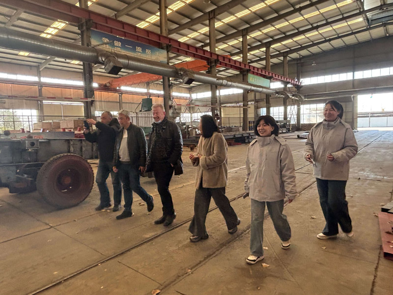 Armenialaiset asiakkaat vierailevat Luyissa! Yhdistä kädet ja avaa uusi suunnitelma ulkomaisille markkinoille,