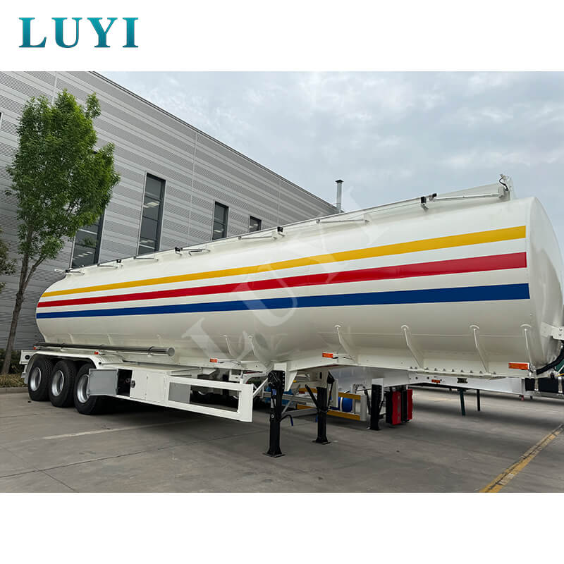 3-akselinen 50 000 litran 7-osastoinen öljysäiliön puoliperävaunu