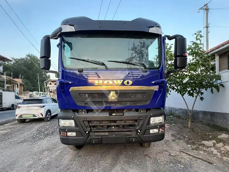 Sininen Howo Dupp -kuorma -auto