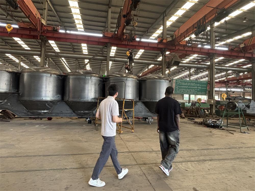 Kuinka zimbabwelainen logistiikka-asiakas valitsi Luyi Auton mukautetut sivuperävaunut rajat ylittävään maatalous- ja irtotavarakuljetuksiin Kuinka zimbabwelainen logistiikka-asiakas valitsi Luyi Auton mukautetut sivuperävaunut rajat ylittävään maatalous- ja irtotavarakuljetuksiin