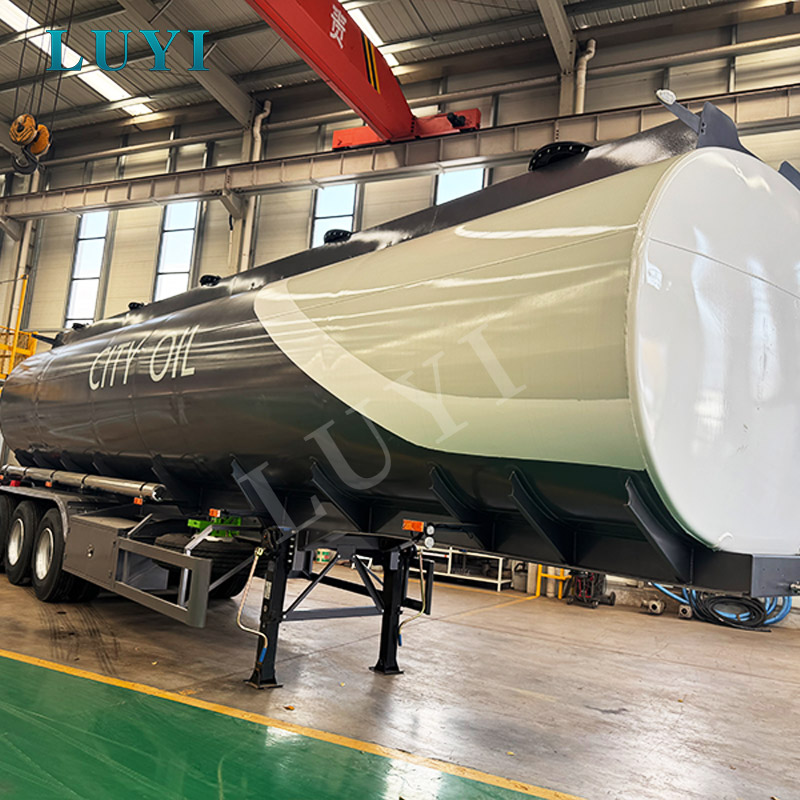 LUYI tehdashinta 3-akselinen 40 000 litran öljysäiliö puoliperävaunu LUYI tehdashinta 3-akselinen 40 000 litran öljysäiliö puoliperävaunu