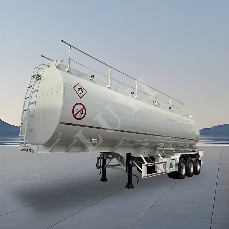 Kolmiakselinen 45/ kuutiometrin öljysäiliöpuoliperävaunu Kolmiakselinen 45/ kuutiometrin öljysäiliöpuoliperävaunu