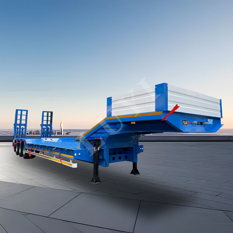 Kolmiakselinen matalasänky puoliperävaunu, jonka kantavuus 40-80 tonnia